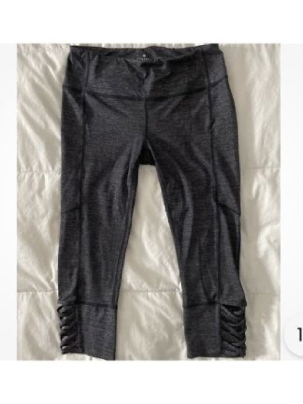 ATHLETA Space Dye Criss Cross Lattice Capri Leggings Size M 21" Inseam